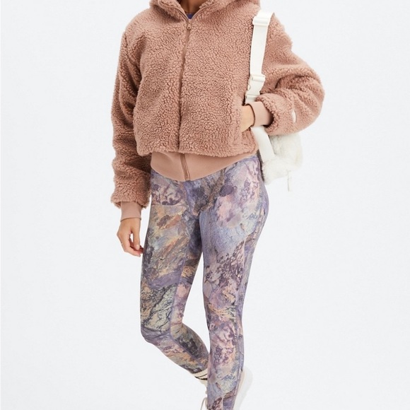 “Orchid Moonrock” Legging 🦄 Fabletics Define Ultra HW 7/8 Legging 🦄 - Picture 6 of 9